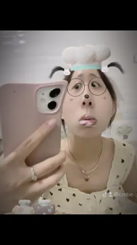 Lạ :))  