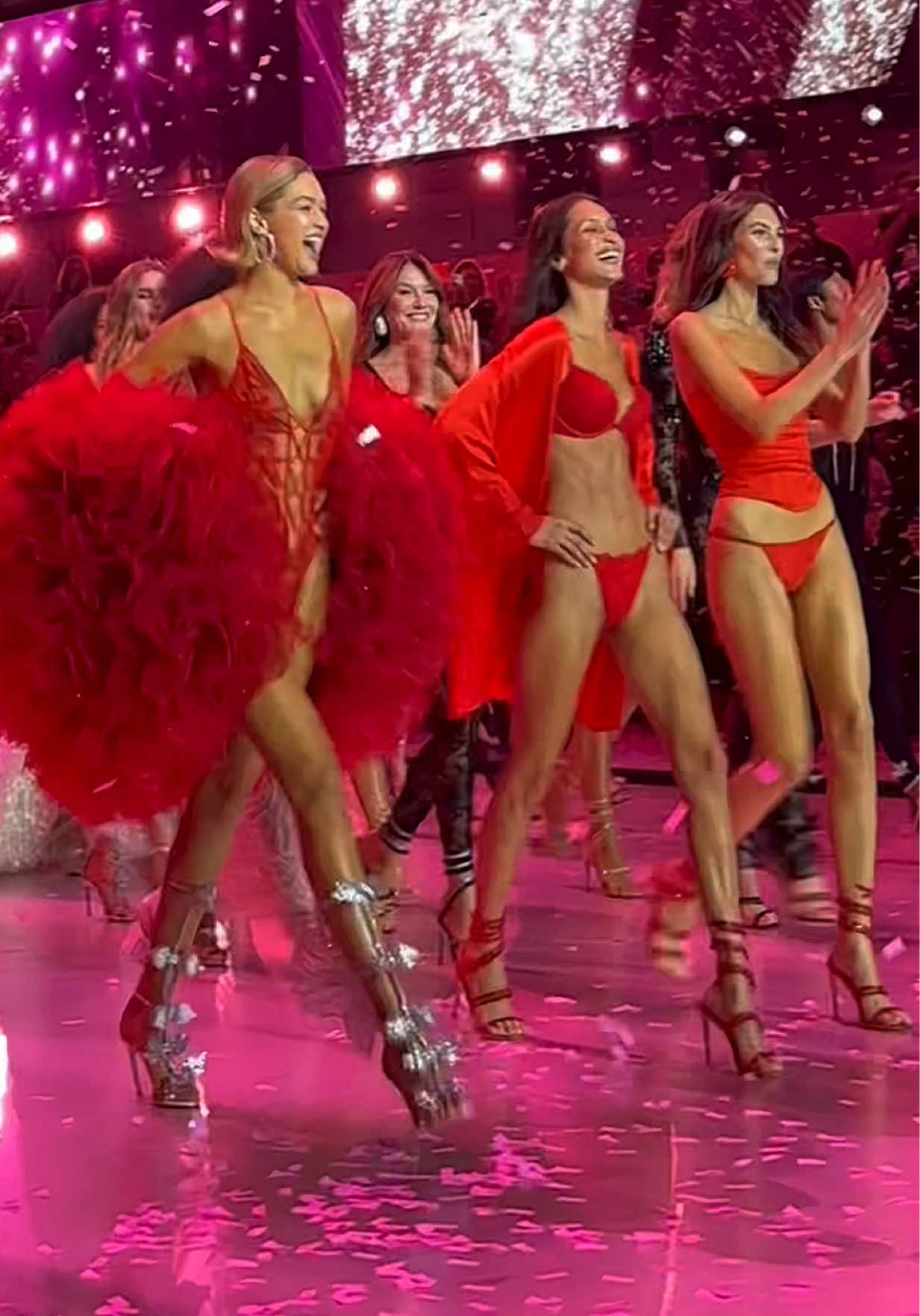 Come w/ Me Tonight To The VS Show 🩷 