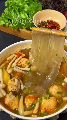 Nói gì nói mình thấy cái miến dong này ăn ngon mà nấu lại cực kì dễ và nhanh nữa ,ăn sáng trưa tối điều ok. #xuhuong #miendong #miengdongsoito #miengdongtaybac #@bepnhangan94 @Bếp nhà Ngân  @Bếp nhà Ngân 