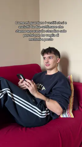 E poi mi lamento della mia coinquilina quando li lascia più di un giorno….scusate la verità è che sono solo incoerente. #comedy #ironia #università 