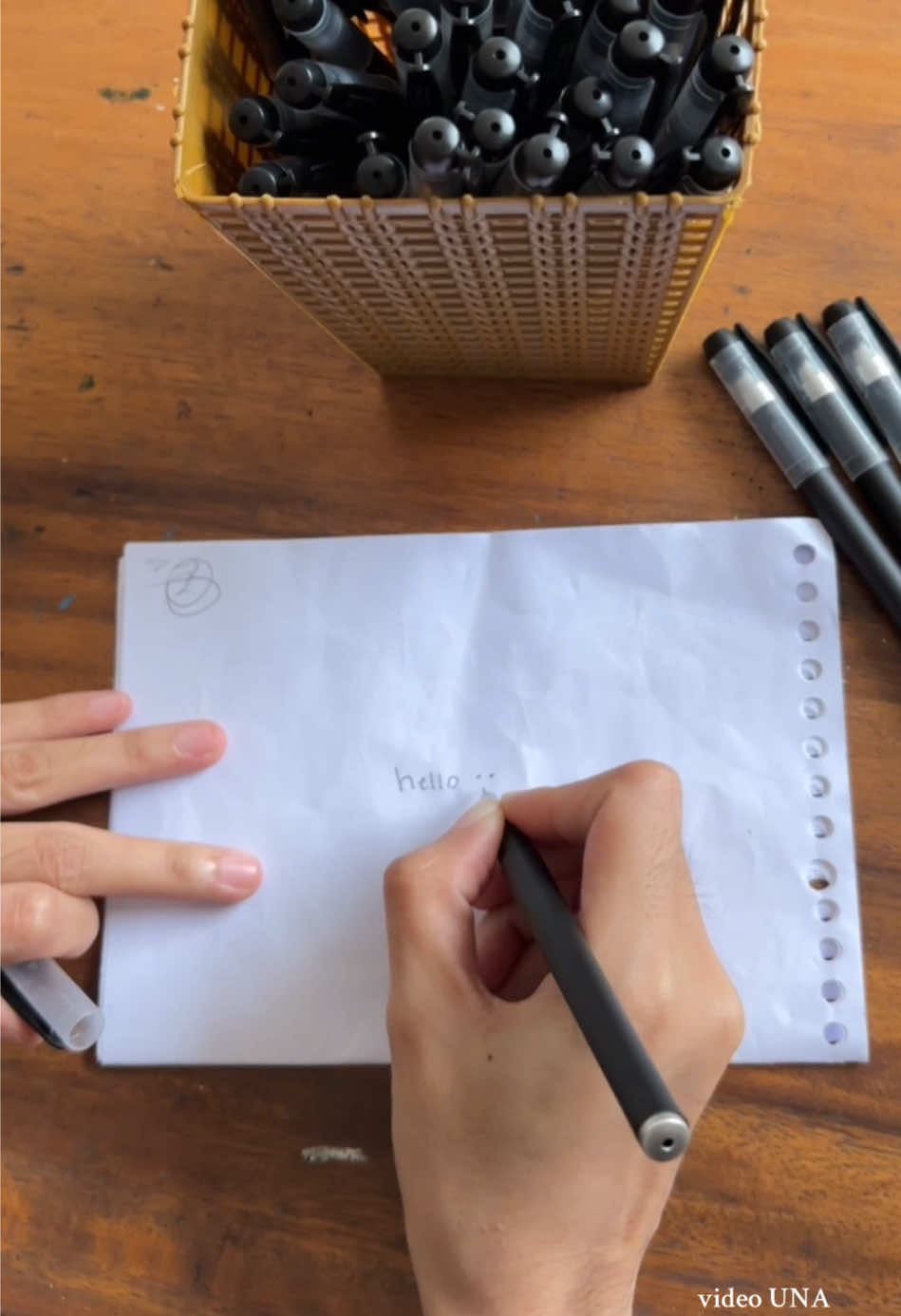 dibagiin ke temen sekelas pun gabakal abis sih #pulpengel #pulpenmurah #pulpen50pcs 