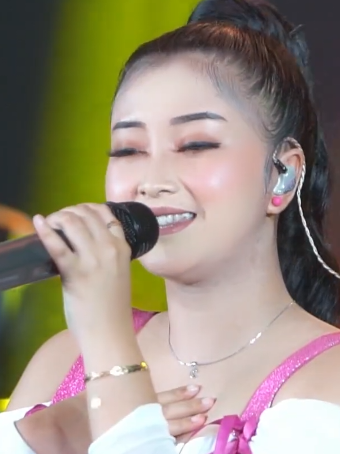 𝐂𝐚𝐧𝐭𝐢𝐤𝐚 𝐃𝐞𝐯𝐢𝐧𝐜𝐚                                                                                          🎧🎶𝑺𝒂𝒃𝒂𝒓🎶🎧                                                                               #duhsayangngapuntenesakestu 