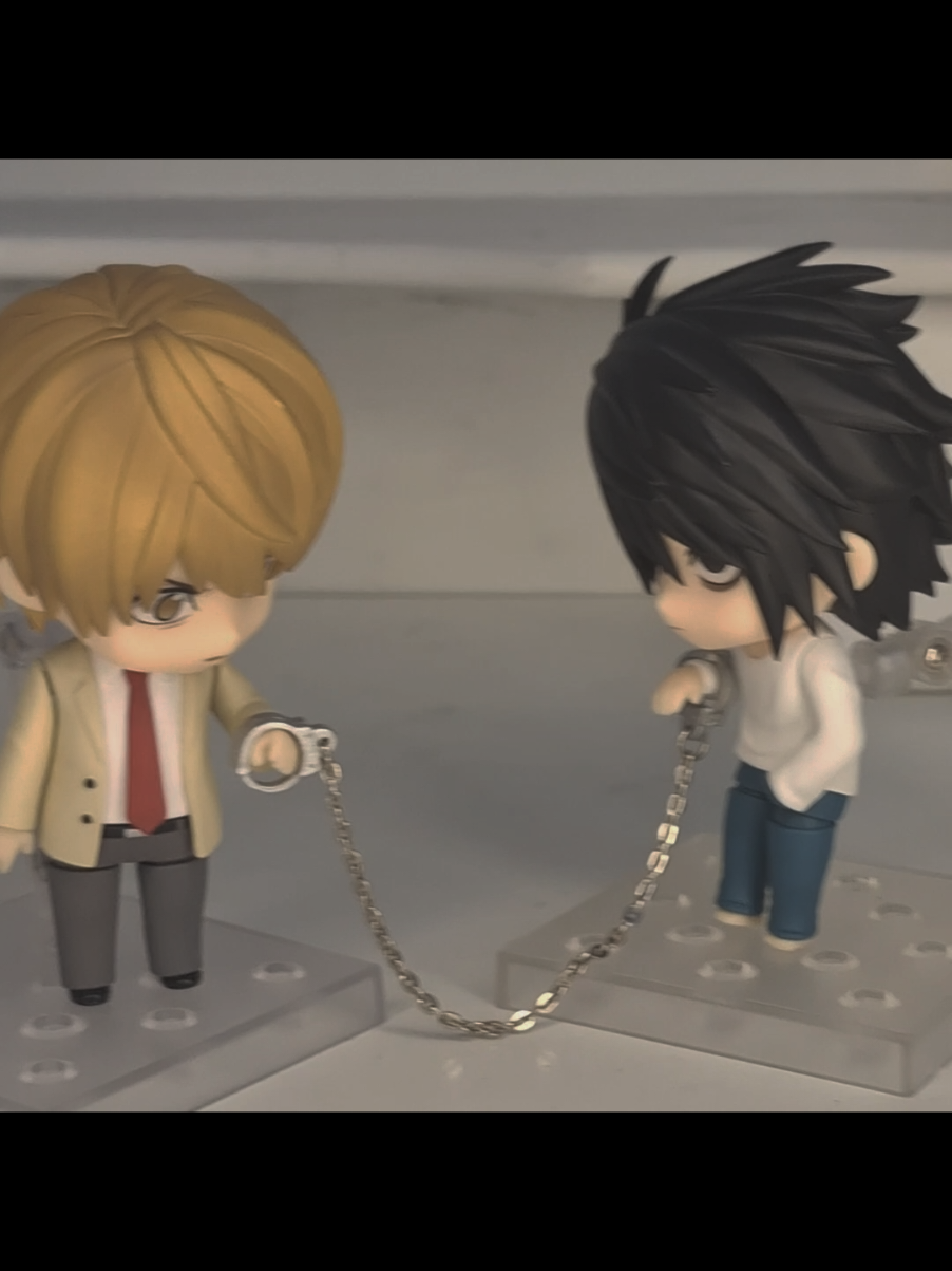 L: not on my watch #deathnote #nendoroid #misaamane #lawlight #stopmotion 