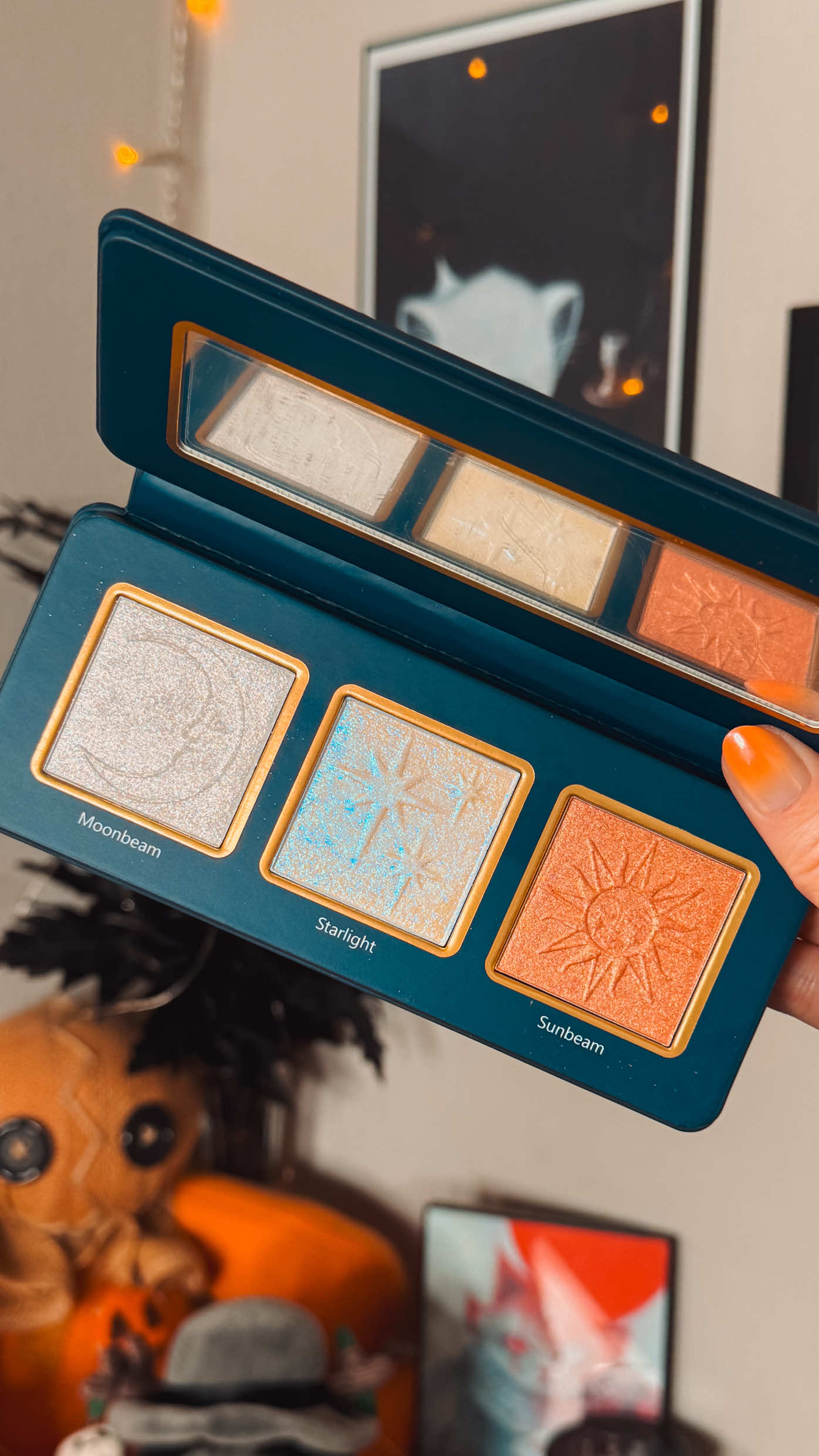 @Cosmic Beauty astral radiance highlight palette*💫🌙 the collection launches 10/17 (code BATTYBEAN) *gifted #lipswatches #lipswatch #cosmicbrushes #cosmicbeauty #indiemakeup 
