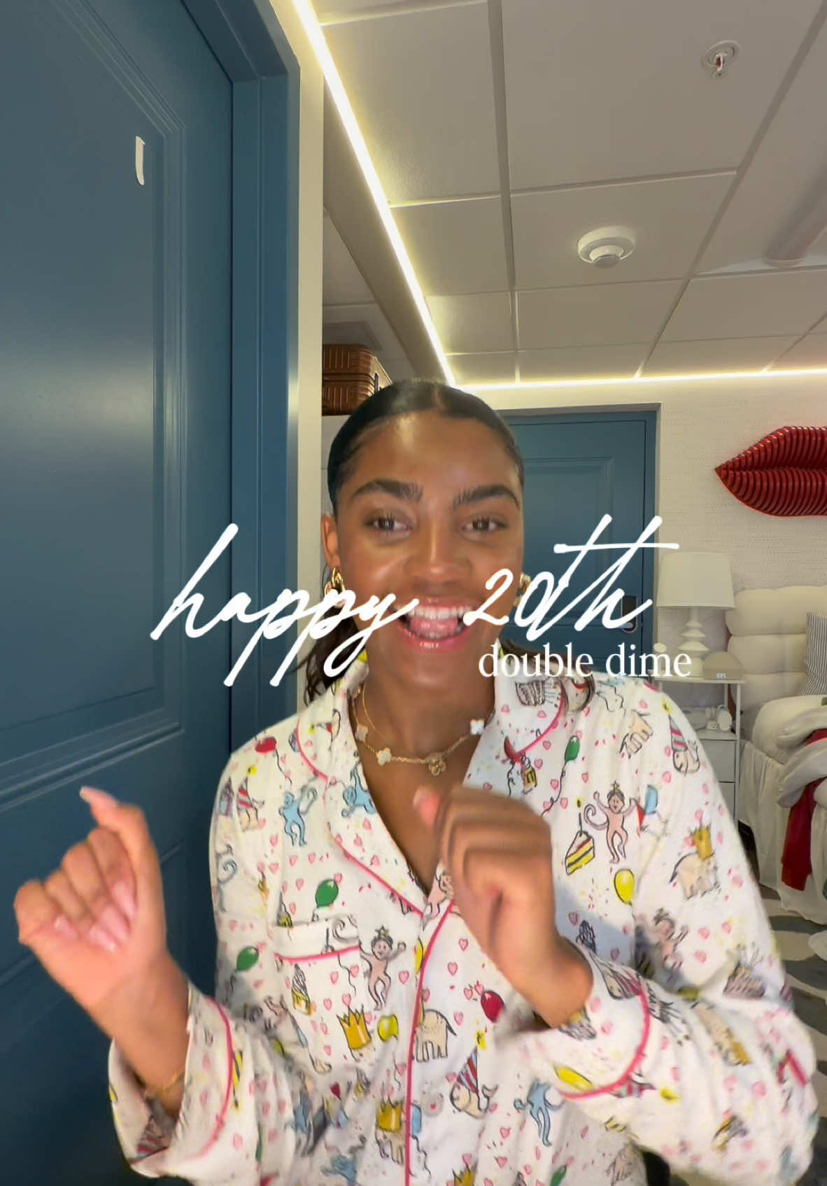 Heart is so full♥️ CHEERS TO 20!!! Pajamas: @Roller Rabbit  Makeup: @Diorbeauty @urban decay @e.l.f. Cosmetics @ONE SIZE BEAUTY @Kosas  #justadime #dimes #birthdaygirl #20thbirthday #hamptonuniveristy 