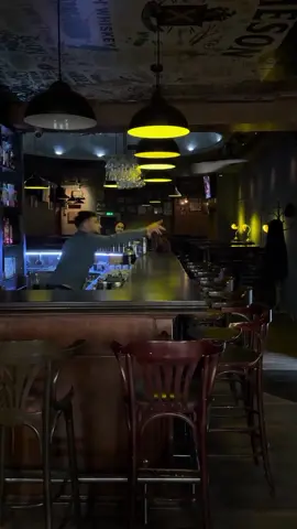 Диагноза: Скука. Лечение: коктейл в Sammy’s bar. 17 октомври, 21:00 Телефон за резервация: 0885 233 387 Маркирай компанията си! Лечението е в групова доза!  #grandopening #vtu  #velikotarnovo #barsvelikotarnovo #sammysbar