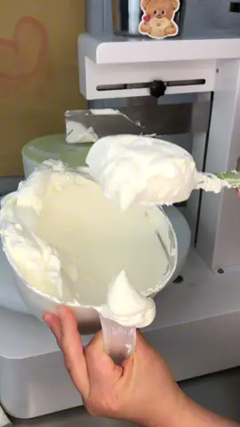 #Capcut very nice and Diycake #fyp #tiktok #cake #diycake #beautifulcake #caketutorial #cakepiping 