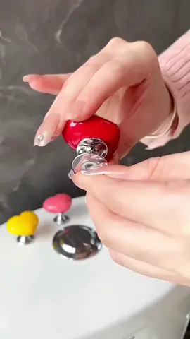 Nút nhấn xả bồn cầu hình cute