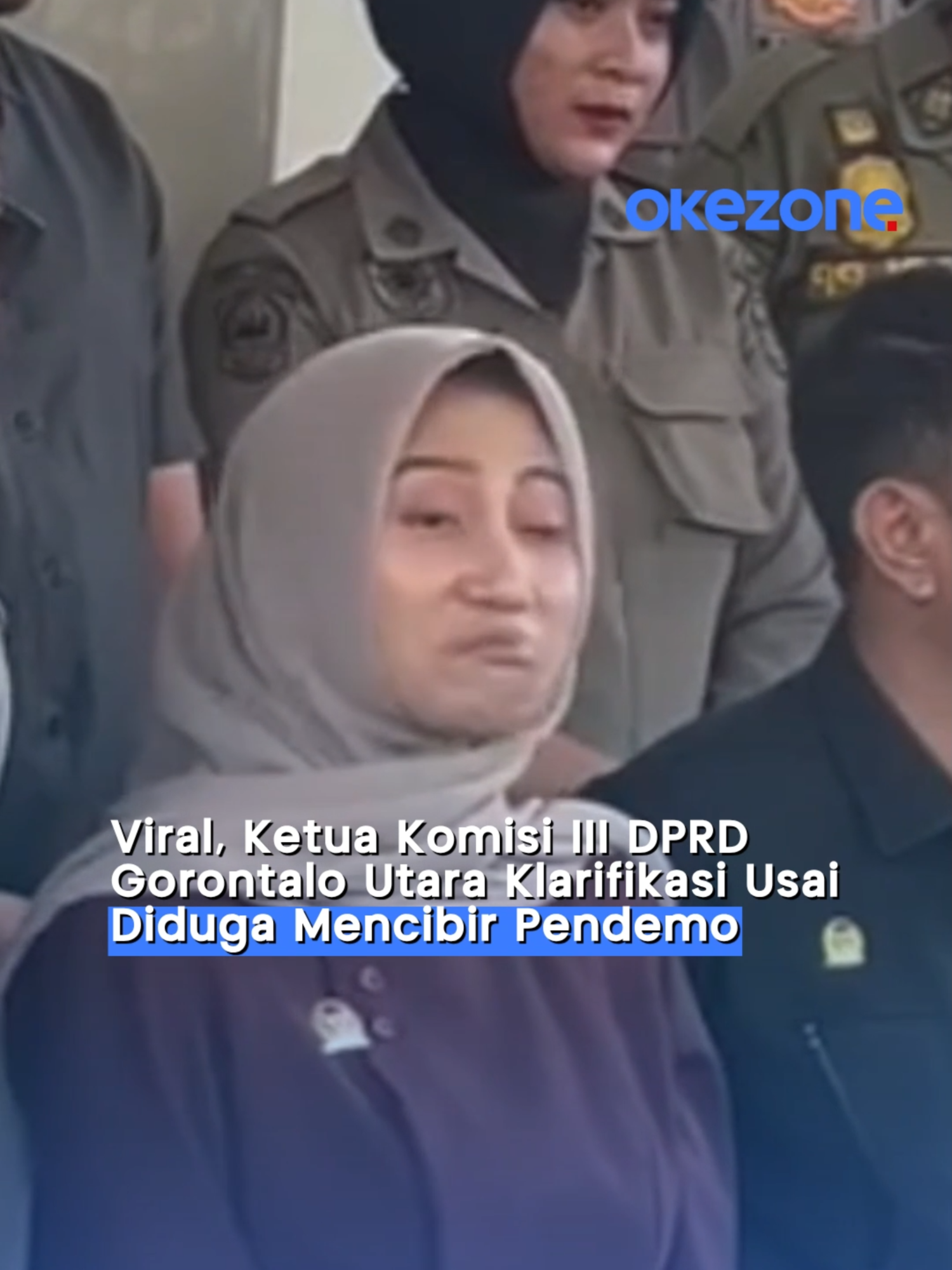 Anggota DPRD Gorontalo Utara, Dheninda Chaerunnisa, diduga mencibir pendemo saat aksi di depan kantor DPRD. Dalam video yang beredar, Ketua Komisi III itu tampak tersenyum sinis dan memonyongkan bibir saat orator menyampaikan tuntutan rakyat. Aksinya menuai kecaman warganet setelah videonya viral di media sosial. #okezonecom #okezone #dprdgorontalo #viral