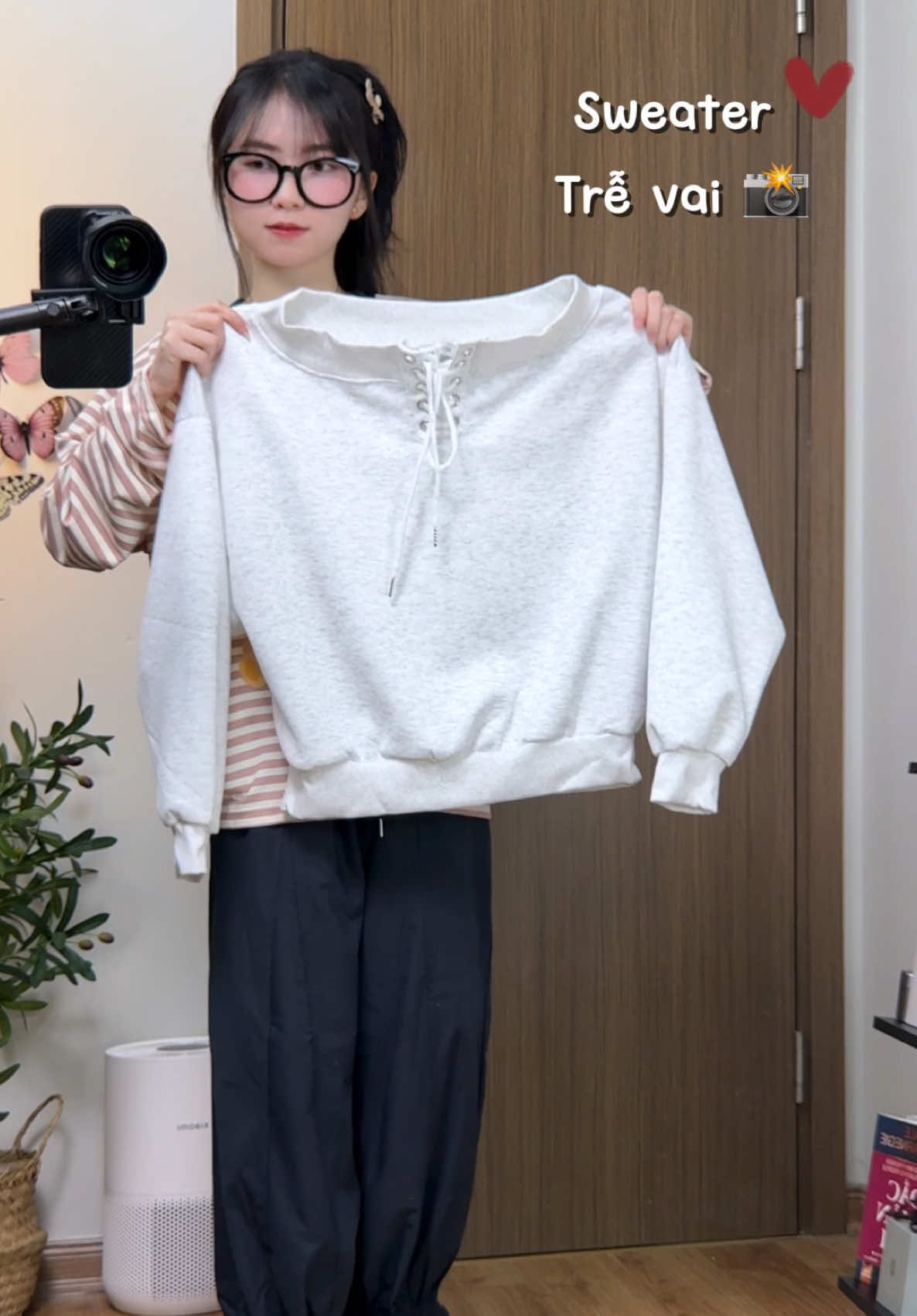 Vừa che được khuyết điểm, vừa có trễ vai 🍒💃 chân ái cho mb ✨ #xuhuong #aotrevai #aosweater #meozbasic 