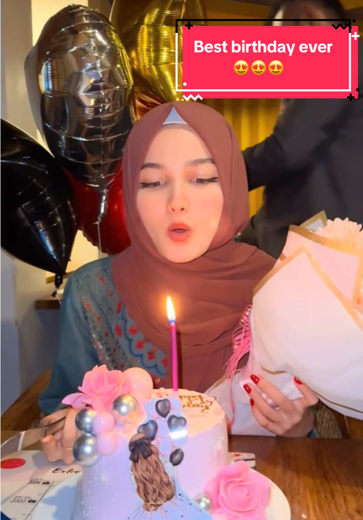 Best Birthday ever😍 aap bhi apna fav moment 2025 ka share krna nhi bhulna♥️ #foryou #foryoupage #viral #viralvideo #viraltiktok #tiktok #tiktokviral #onthisday #fyp #goviraltiktok #food #foodtiktok #fun #share #repost #tiktokdontunderreviewthisvideo #karachi #repost 