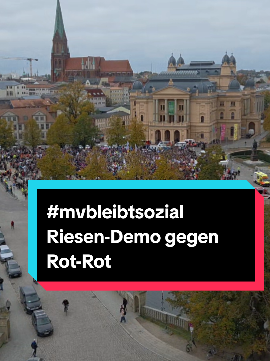 Massenprotest gegen #Linke und #SPD. #mvbleibtsozial 