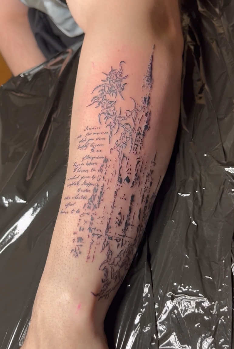 Klient nie był zadowolony z tego tatuażu 😔 #tatuaz #cybersigilism #neotribal 