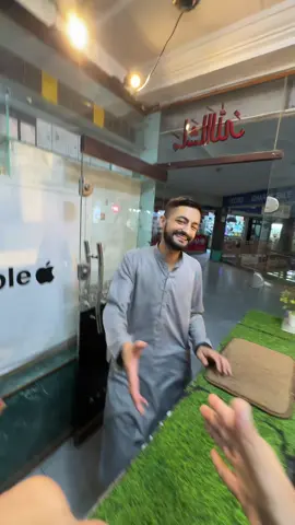 Jab market me customer na hon then shopkeeper be like😂  #alimobile #sale #offer #iphone #foryou 