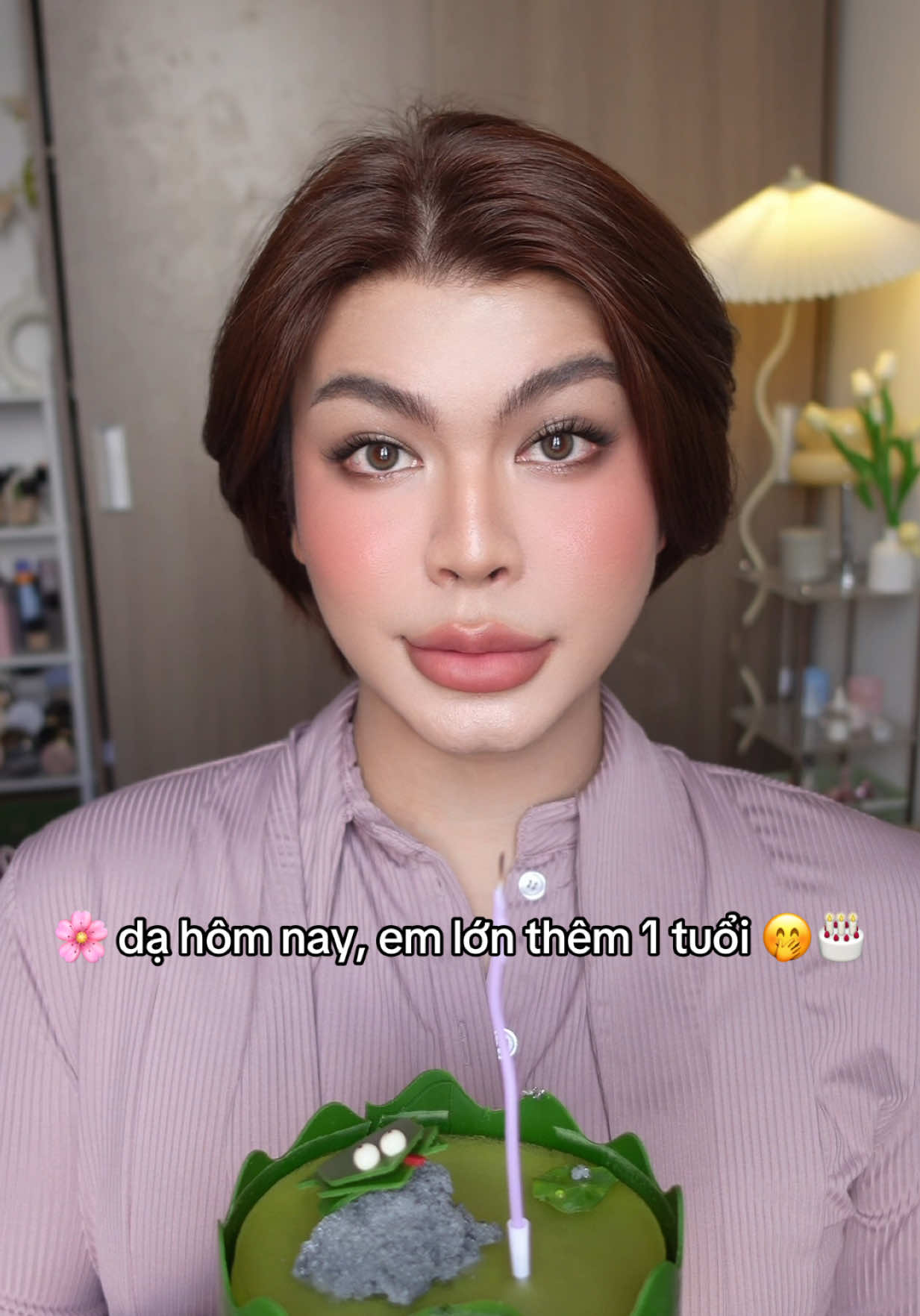 hôm nay 16.10 em thêm 1 tuổiiiiii 