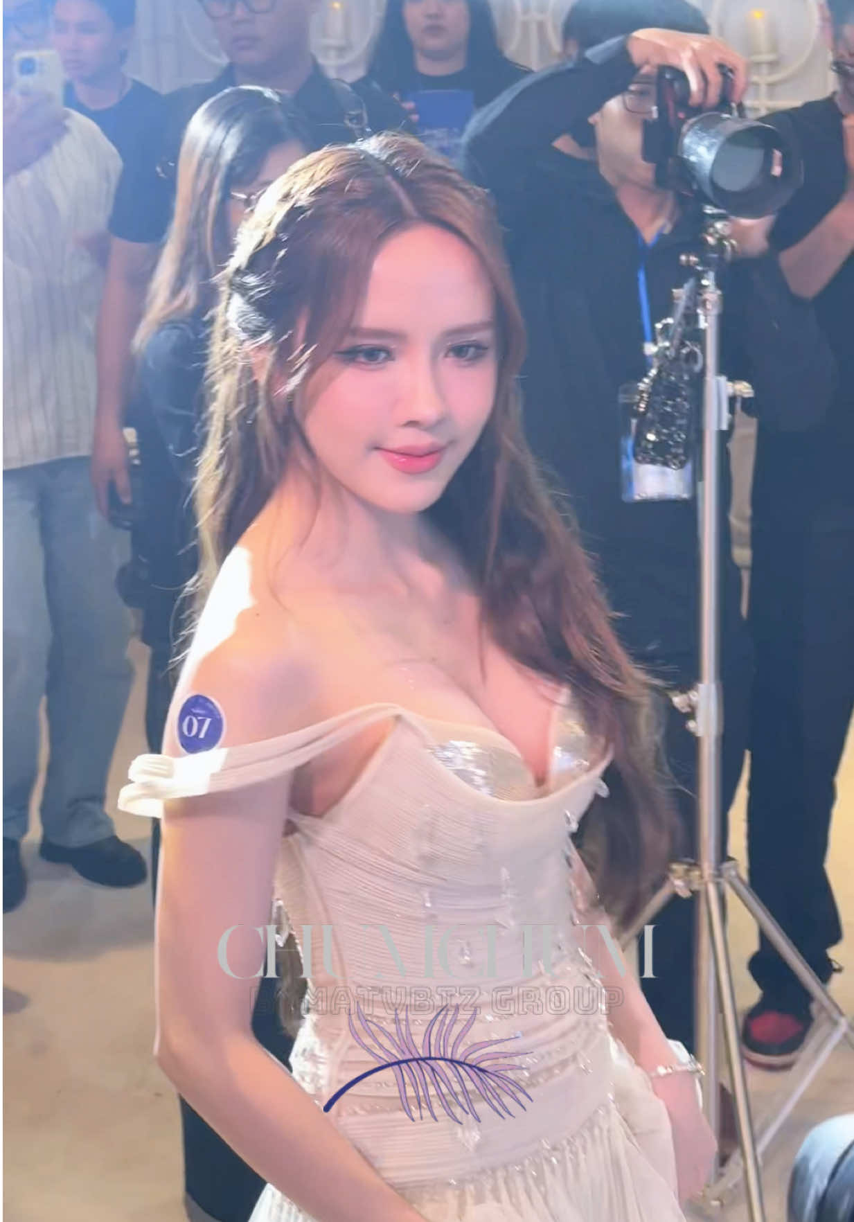 Thiều Bảo Trâm diện chiếc váy cưới cực xinh xắn ở show “Luna Fraceture” của Hacchic Couture #ChumChum #LunarFracture #Hacchiccouture #MarianRivera #Hacchiccouturebychumchum