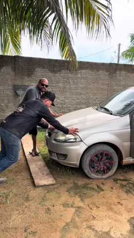 Esse aqui deu um  trabalhão até empurrar o carro teve que empurrar 😬