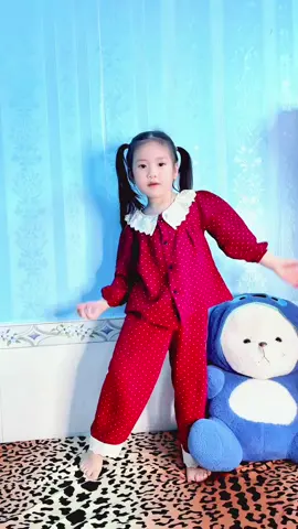 Trả lời @hoa.tap.hoa97 set đồ xinh lắm ạ có nhiều mẫu nhiều hoạ tiết cho các bé lựa chọn nha #trending #quanaotreem #xuhuong 