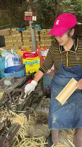 Làm đũa tre vui vẻ thoải mái nè 