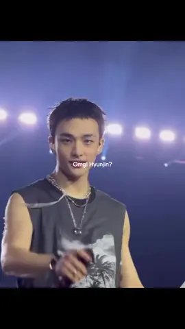 Hyunjin what are you doing?!! @Stray Kids #straykids #hyunjinedit #hyunjinedit #stay #fyp 