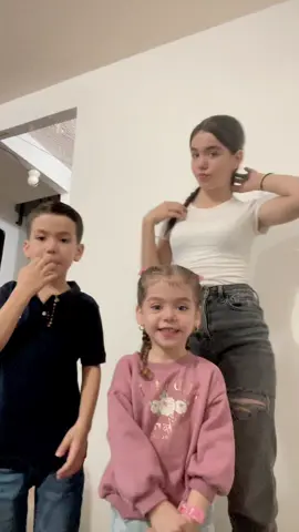 con mis pibes 😇🥰#graciasporsuapoyo❣️ #niñera #suitstyle 