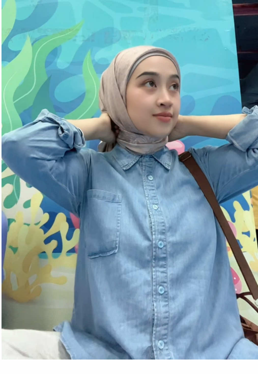 Kemeja denim single pocket kode denim 