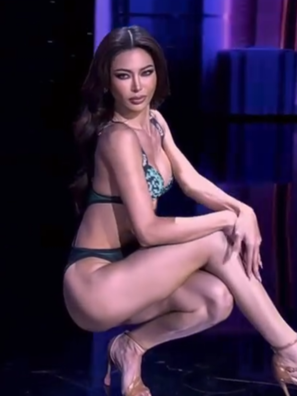 โอโห้!! จริตนั่งรอกล้องคือที่สุด ชีเหมือนลอยมาอ่ะ เคาะไทยแลนด์มงคะ ‼️🔥 #กชเบลศรัณย์รัชต์ #missgrandthailand2025 #missgrandinternational2025 #preliminarycompetition #fyp 