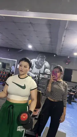 Biceps don't grow on trees, they're cultivated in the gym 🌳➡️💪. @THE OCEAN GYM #workout #gymtok #bicep #exercise 