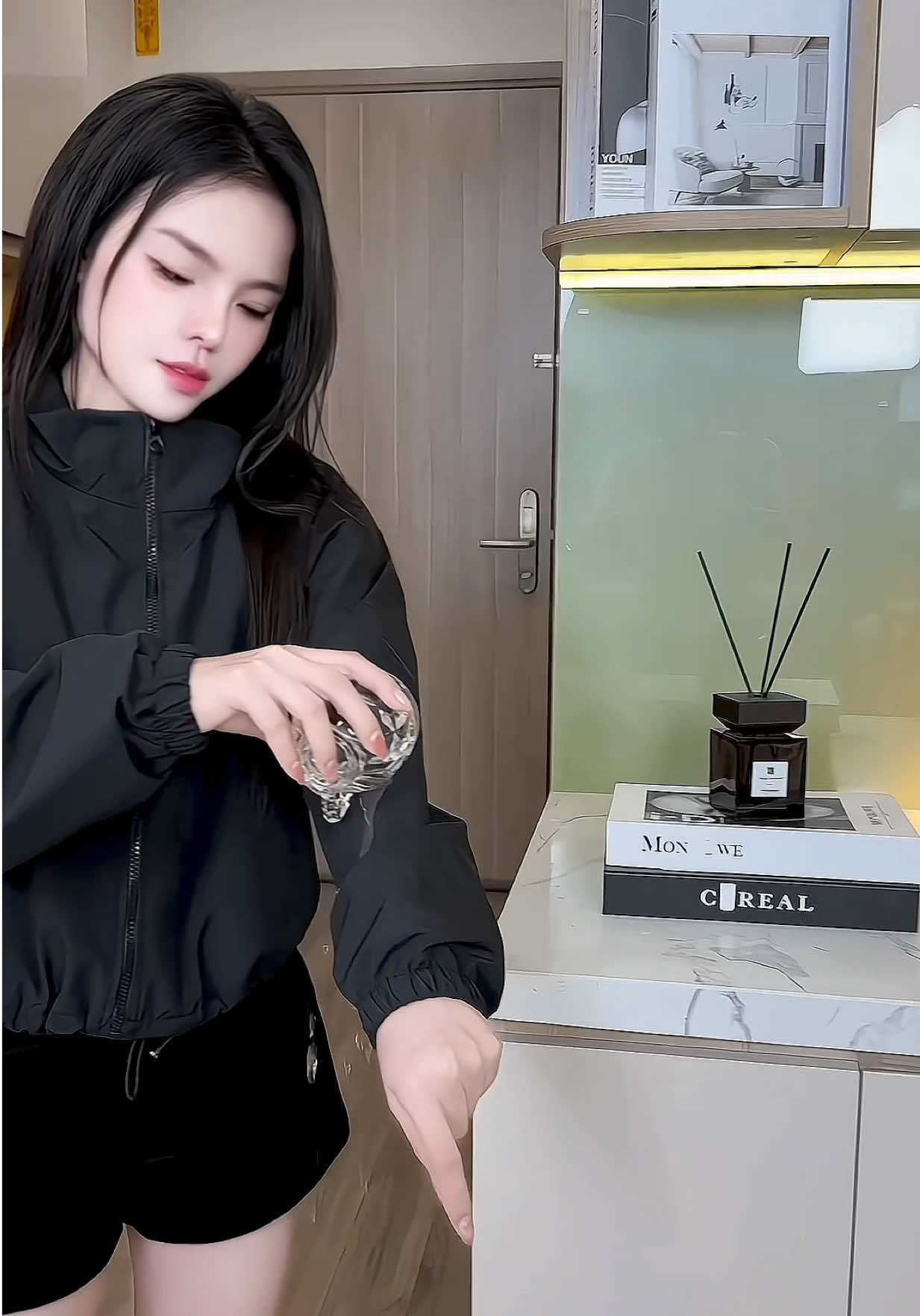 Áo khoác gió nữ hai lớp cao cấp  chị em mình mặc vừa xinh vừa chống nắng gió tiện quá luôn chị em nhỉ #gucuahue #aokhoac #aokhoacnu #aokhoacgio #aokhoacchongnang
