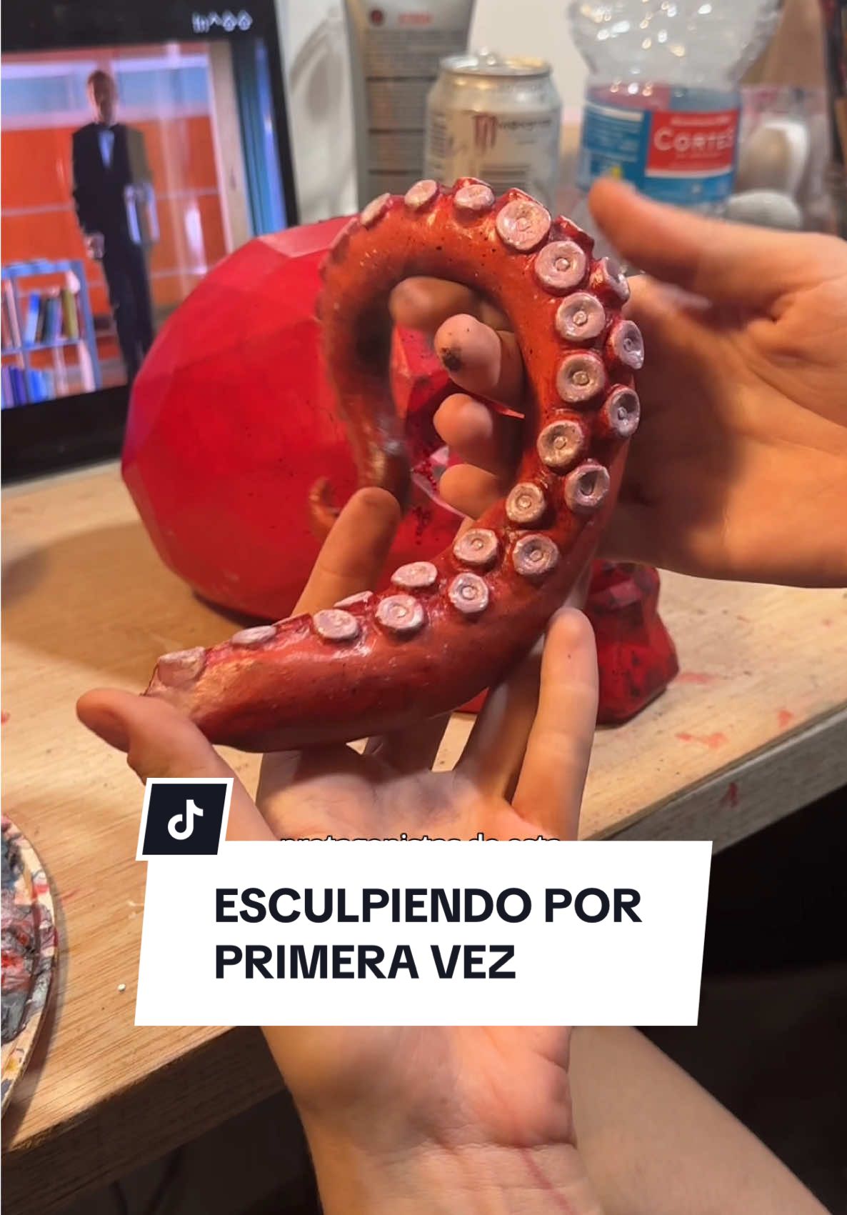 Esculpiendo y pintando la calavera con la que participo en la exposición de @P(ART) (parte 1)!! Si queréis ver el resultado final lo tenéis en mi ig (aurocka) 🫶🏻 #parati #escultura #arte #arcillapolimerica #arcilla 