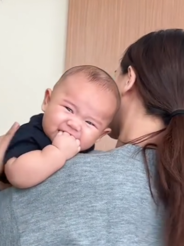 moment langka ngeliat mochi nangis, tapi abang pinter banget divaksin nangin cuman sebentar ya bang, MasyaAllah Tabarakallah #aaliyahmassaid #thariqhalilintar #thoriqhalilintar #arash #babyarash 