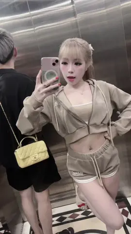 bóp eo đó hong phải soi douuu 😖