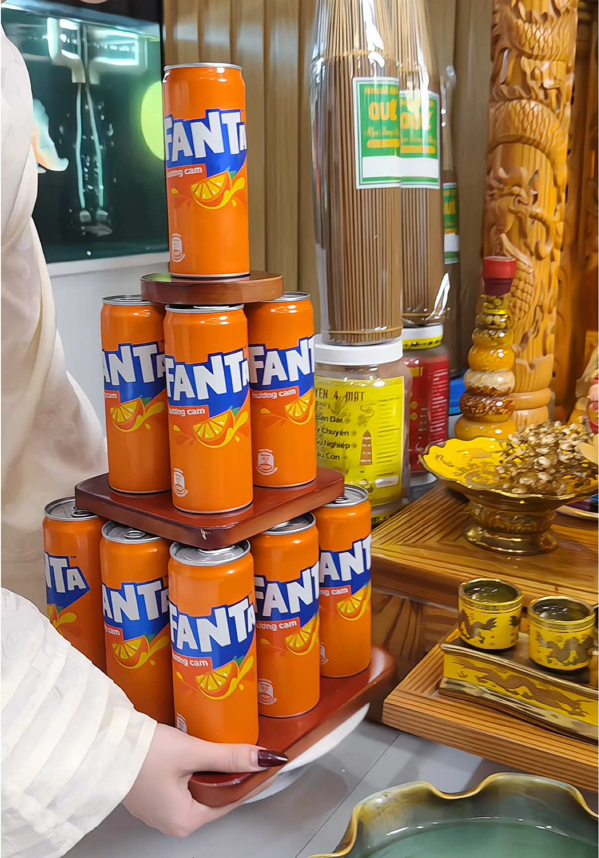 Không chỉ đẹp mà lại còn rất nhanh và tiện ạ. Tháp này thì nhà ai cũng nên cần. Dâng nước cúng hay trang trí nhà dịp tết rất là đẹp luôn ạ #emthuytaphoa76 #xuhuong #thapnuoctailoc #thapgo3tangbaybianuocngotdangcung #thapnuoc 
