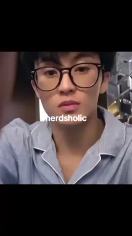 gue lah pecinta cowo nerd ini... #mark #marklee #nerd #nct #fyp