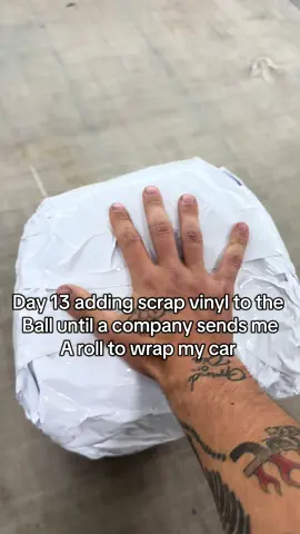 Day 13 #vinyl #vinyball #amarillo #777wraps @Vinylfrog_official @Tinybot 