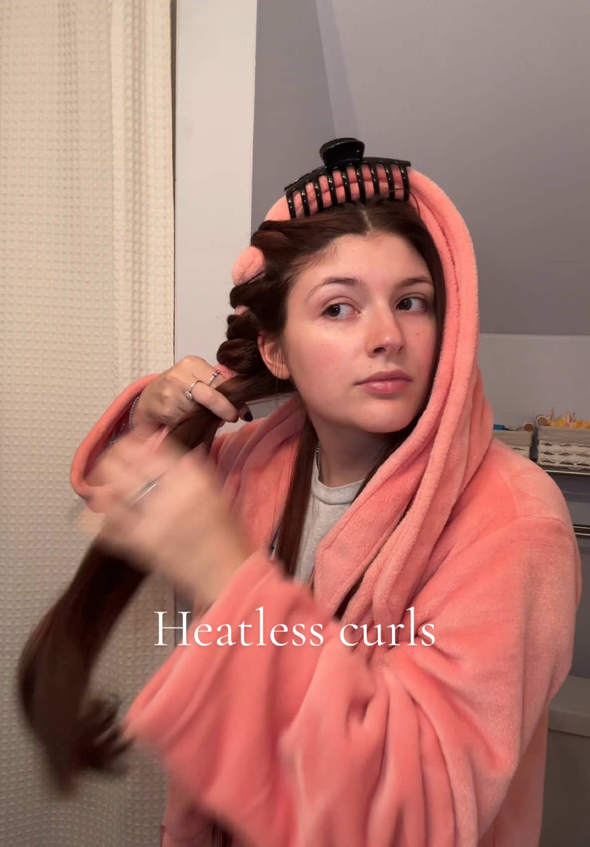 Heatless curlsssss let me know what methods you guys use!  #fyp #grwm #heatlesscurls #robecurls #getreadywithme #hairtok 