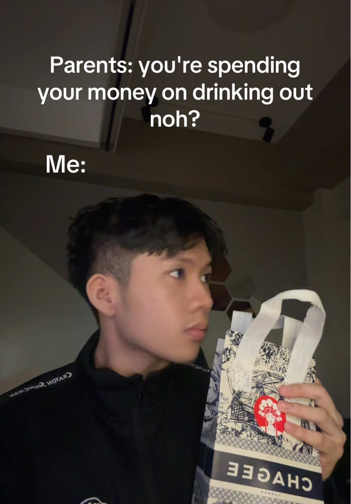 Ibang drinking out cuz literally a Chageeholic 🤓☝️(I got so much free insulated bags from ordering out almost every day 😭)  #fyp #foryou #chagee #relatable #fyppppppppppppppppppppppp 