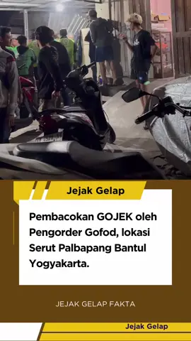 Pembacokan Gojek daerah Serut Palbapang Bantul Yogyakarta. Kronologi:  Order Gofod, terjadi cekcok karena pengorder lagi tidak sadarkan diri atau terpengaruh minuman keras dan membawa senjata sajam. Ojek kena serangan senjata sajam di larikan ke Rumah Sakit. Sekarang pelaku diamankan ke polres setempat dan di dampingi paguyuban gojek Bantul. #gojek #gojekindonesia #gojekjogja 