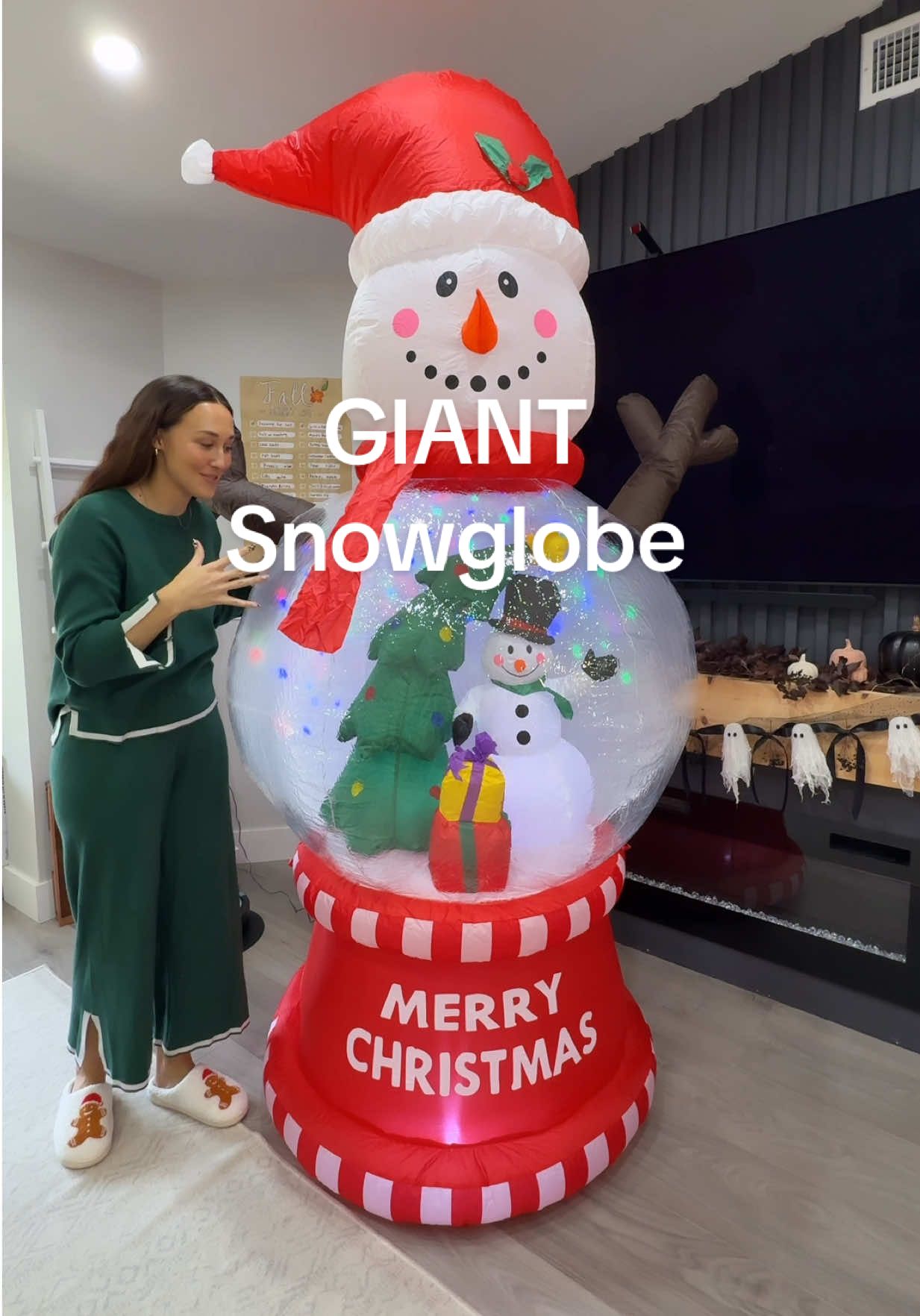 This outdoor inflatable snowglobe is so magical and I can not wait to put it up! @QVC, Inc #qvc #qvcchristmas #outdoorchristmasdecor #qvcloyaltyprogram #christmas 