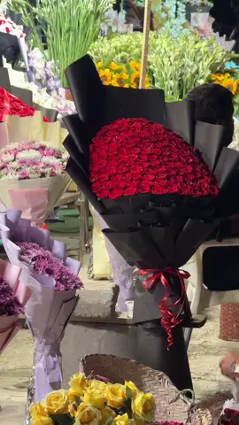 Imagine waking up to This beauty ❤️ 💐  It can be customized as your requirements for any occasion ✨  For order’s & queries  whatsup us on 📞03475342732  #freshflowerbouquet #freshflowerislamabad #deartiktokteamdontunderviewmyvideos #viewsproblem #akflorist72 #foryoupage #viarl_video @Zach King 