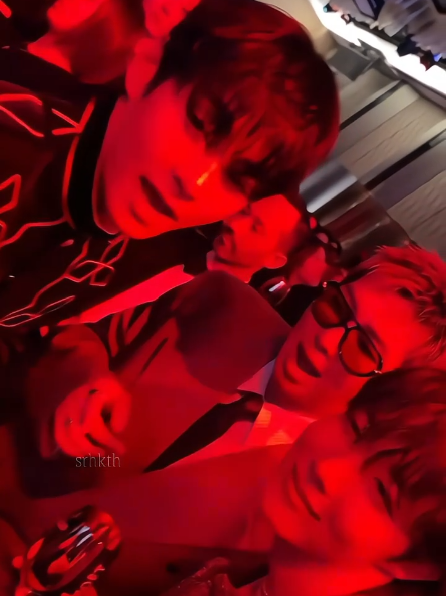 #LoveYourW2025 #bts #taehyung #jhope #namjoon 