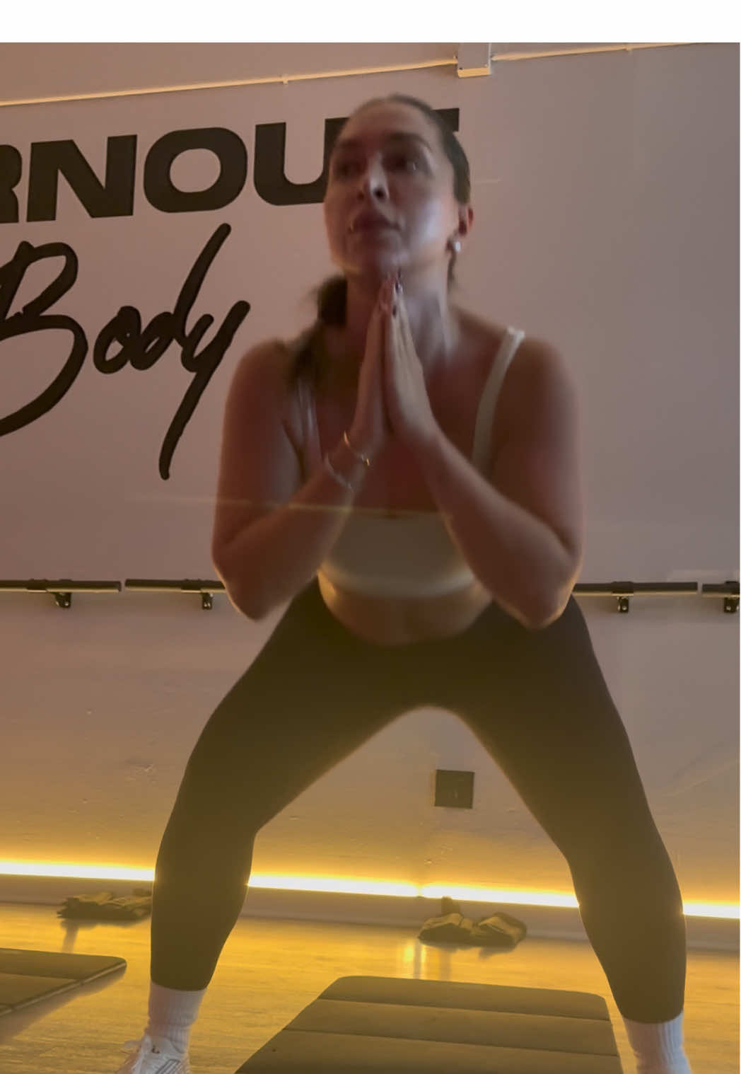 Showing up for myself 💪🏼 @BurnoutBody By Pamela #postpartumbody #workout #miamiworkout 