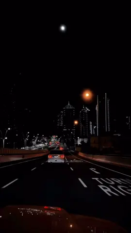 നിന്നോർമ ഇല്ലാതെ...നീയെന്നിലില്ലാതെ..🎶🍂 #fyp #foryou #qatarlife #explore #onthisday 