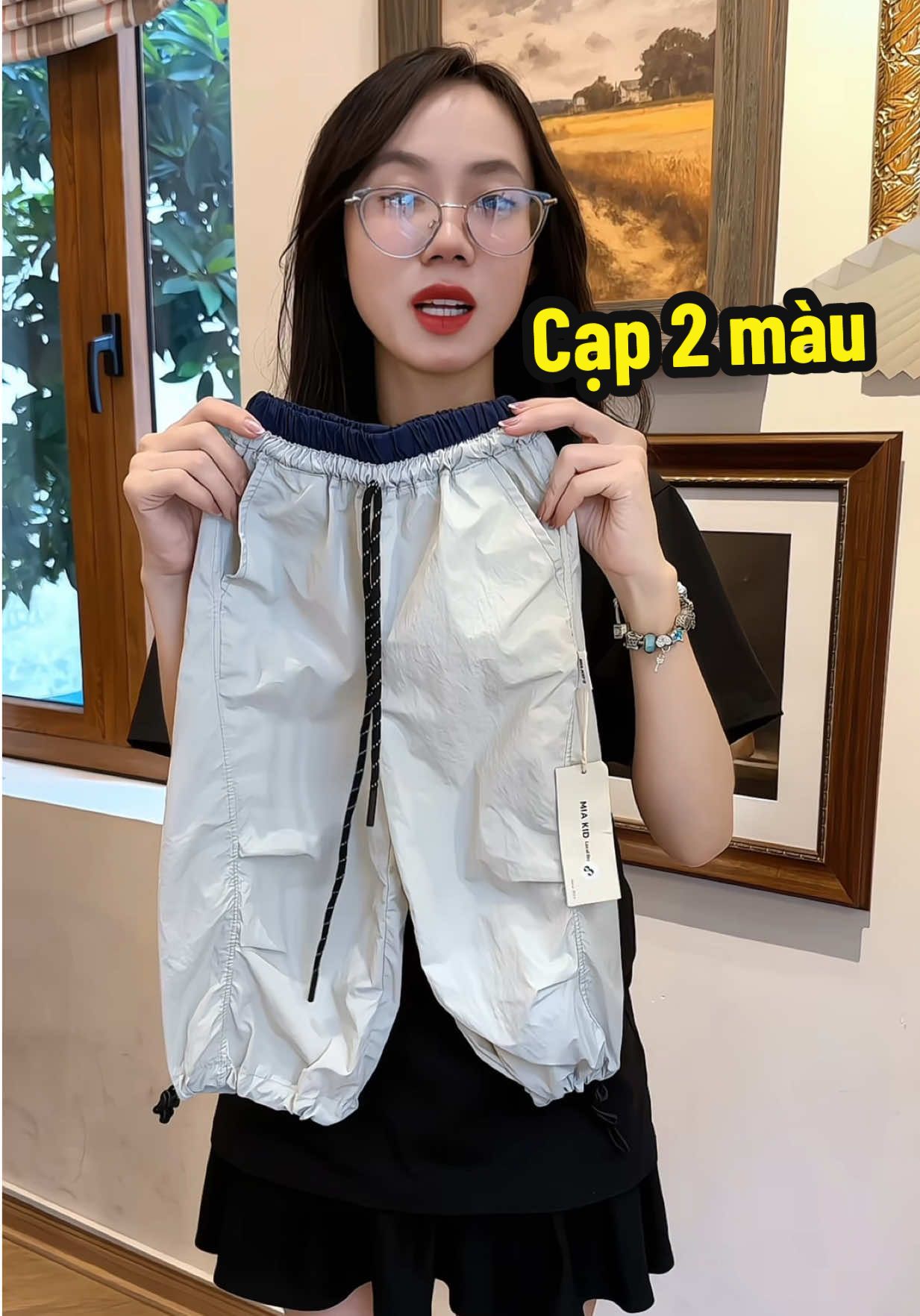 Quần gió mềm cạp chun 2 màu xinh cho bé gái #quangiochobe #quanxuongchobegai #quanbegai #quangio 