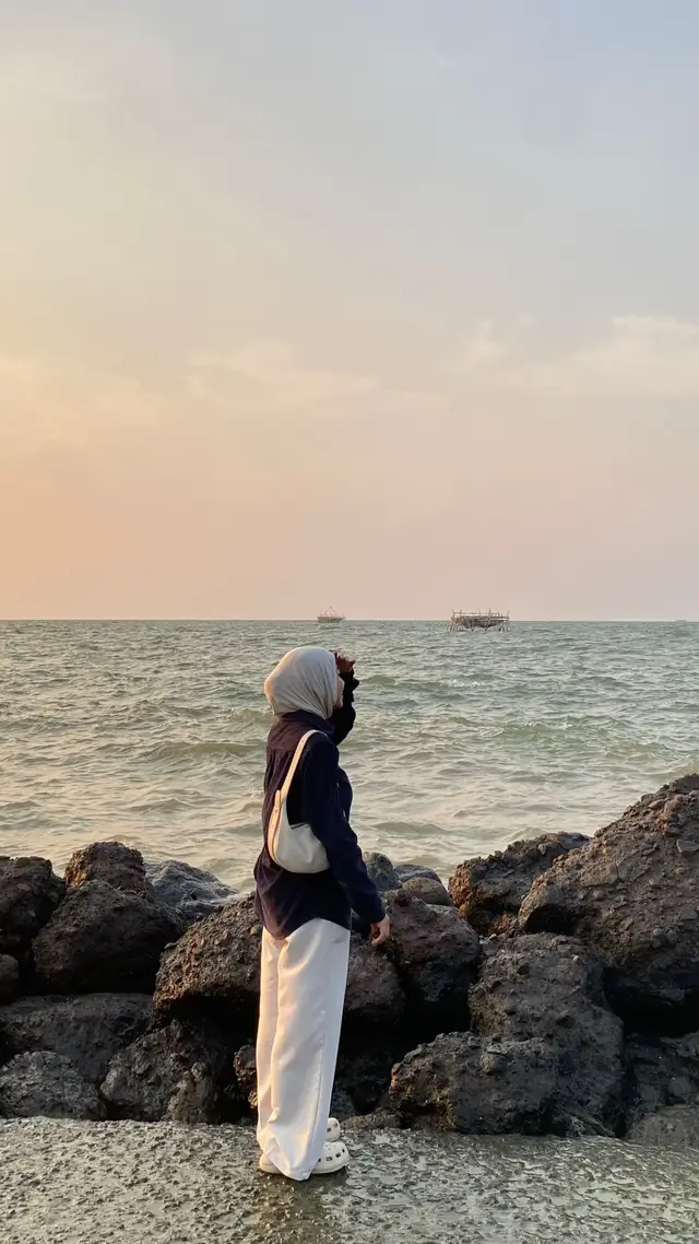 nyore di pantai marina ternyata cakep dan tenang🥹🫰🏻 #pantaimarinasemarang #hiddengemsemarang #placetogosemarang 