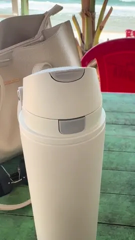 Garrafa térmica Meoky em aço inoxidável e canudo protegido 🥰 #tiktokshop #meoky 