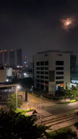Tak bisa memiliki.. #jakarta #view #jakartavibes #foryou #citylights #jakartakeren 