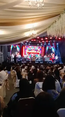 ora umom @gbaudio_  #adella  #thewedding 