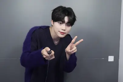 not gunwook forgetting to blur the QR code on his photobooth strip 😭 #zb1 #parkgunwook #gunwook #fyp #xybca 