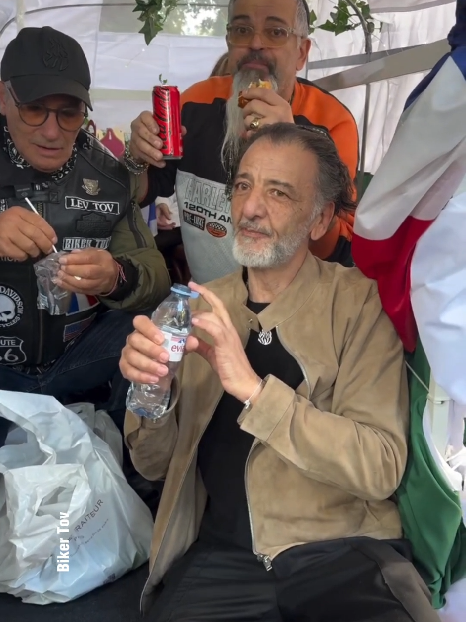 Marco Mouly, récemment sorti de prison, a fait une apparition publique aux côtés des bikers Tov pour afficher son soutien à Israël #MarcoMouly #israel #Paris 